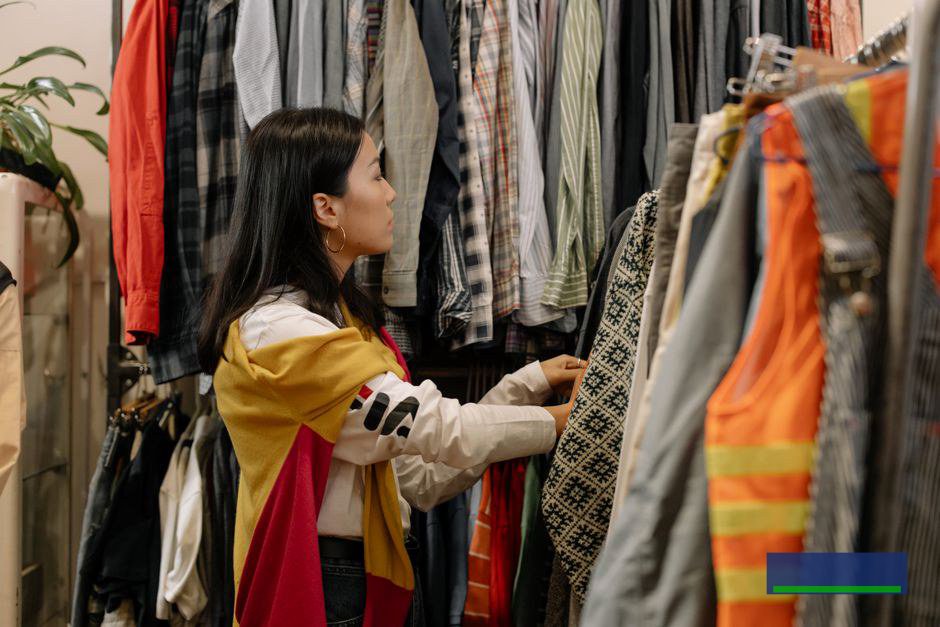 Những việc thầm lặng ngốn thời gian của một cửa hàng thrift