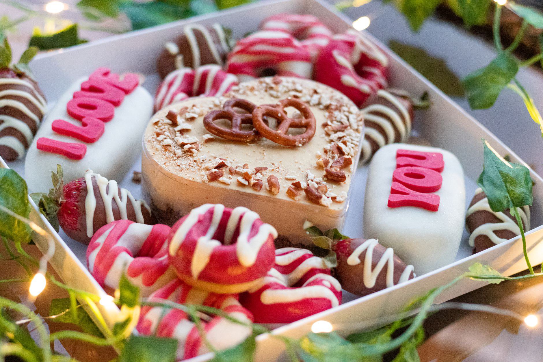 Bánh kem valentine và những cách tạo bất ngờ với ngân sách vừa phải